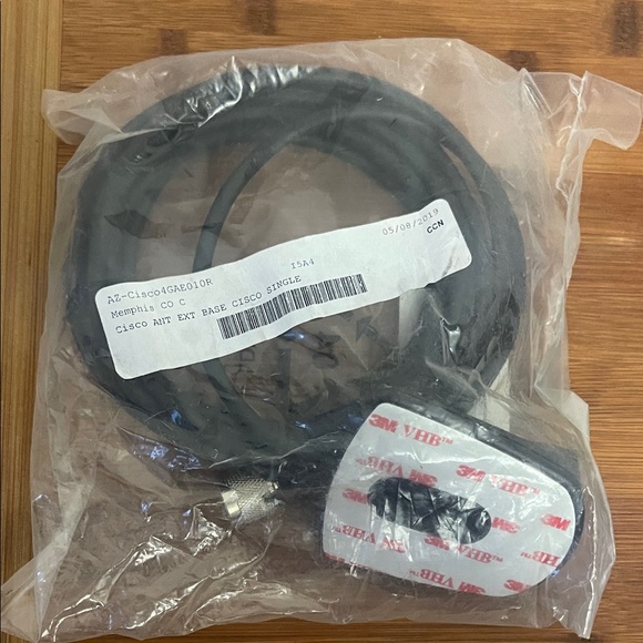 Cisco Antenna Extension Base AZ-Cisco4GAE010R Single - Picture 1 of 5